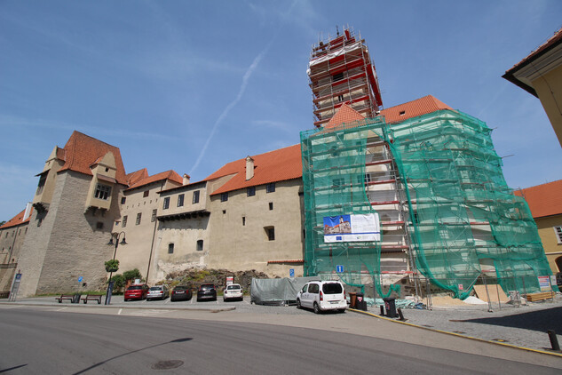 Strakonice, hradní kostel sv. Prokopa, stav v průběhu restaurování