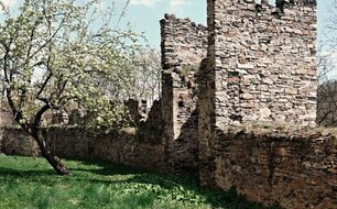 Část střední hradby z počátku 15. století