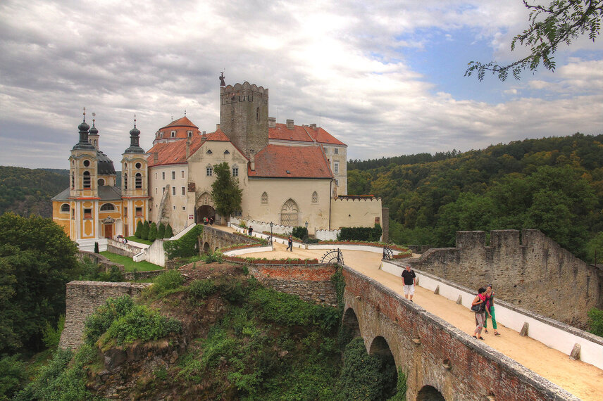 Západní průčelí zámku