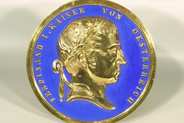 Líc zlaté medaile z vídeňské průmyslové výstavy v roce 1839